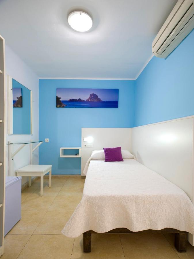 Costa Blanca * Ibiza Town